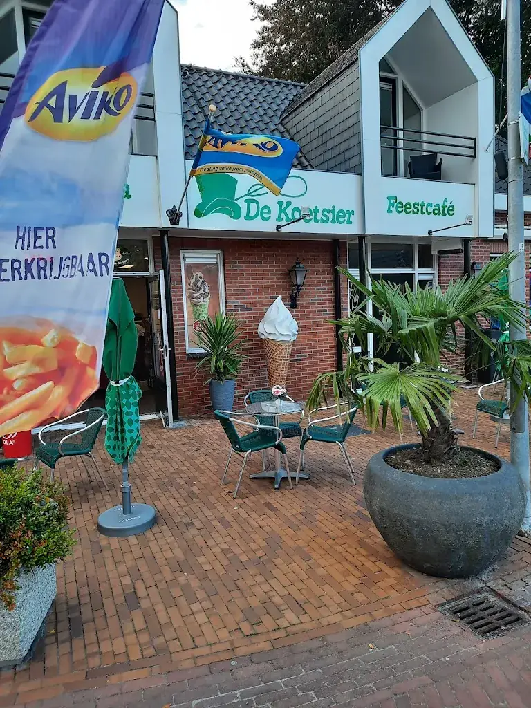 Kim Lebbink_De Koetsier partycentrum-cafetaria-feestcafe_Siddeburen_reseña