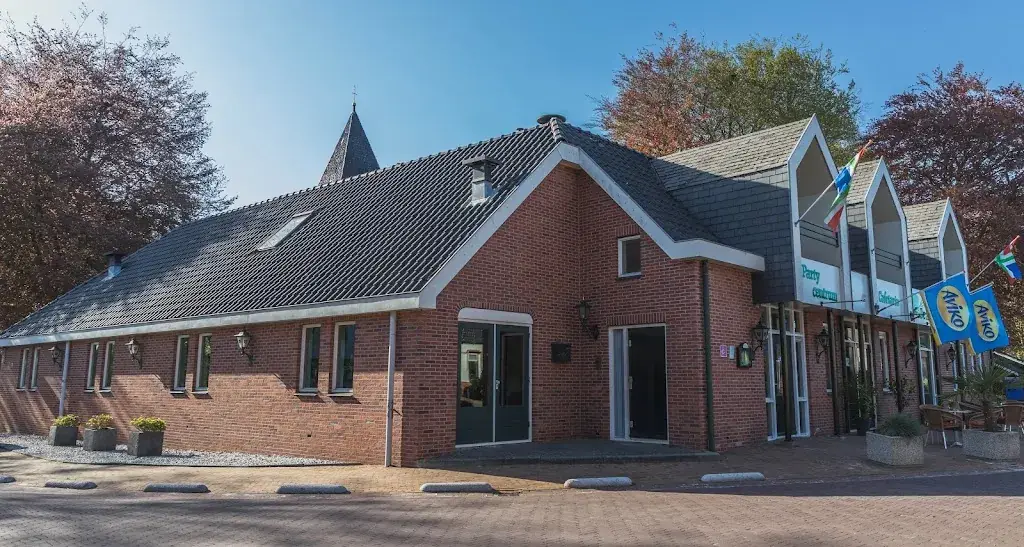 De Koetsier partycentrum-cafetaria-feestcafe_Siddeburen_slider_image_2