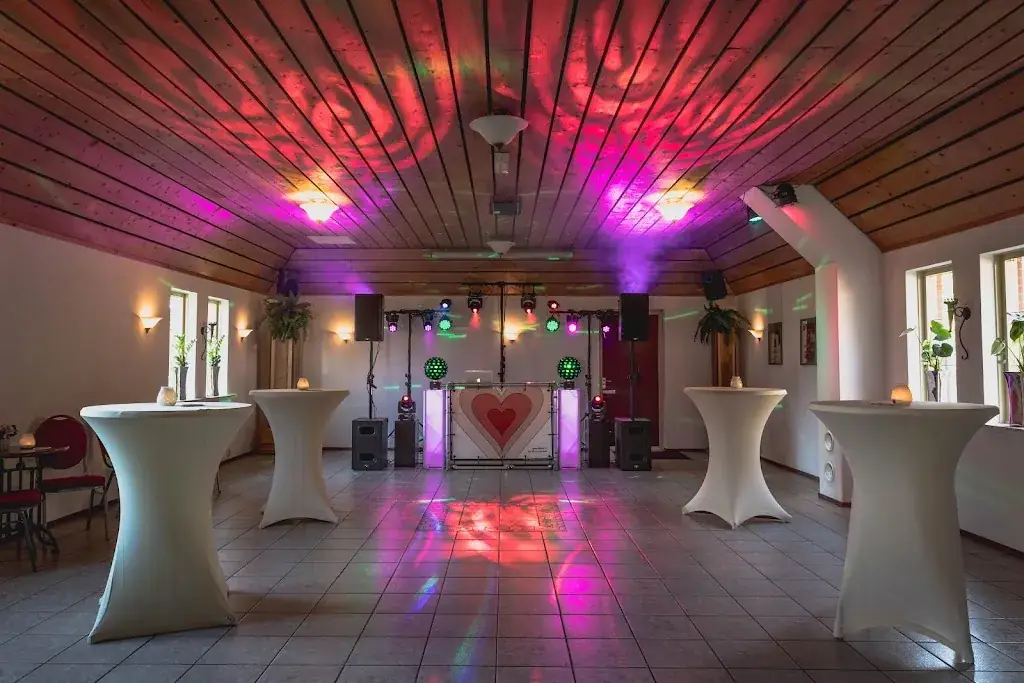 De Koetsier partycentrum-cafetaria-feestcafe_Siddeburen_slider_image_3