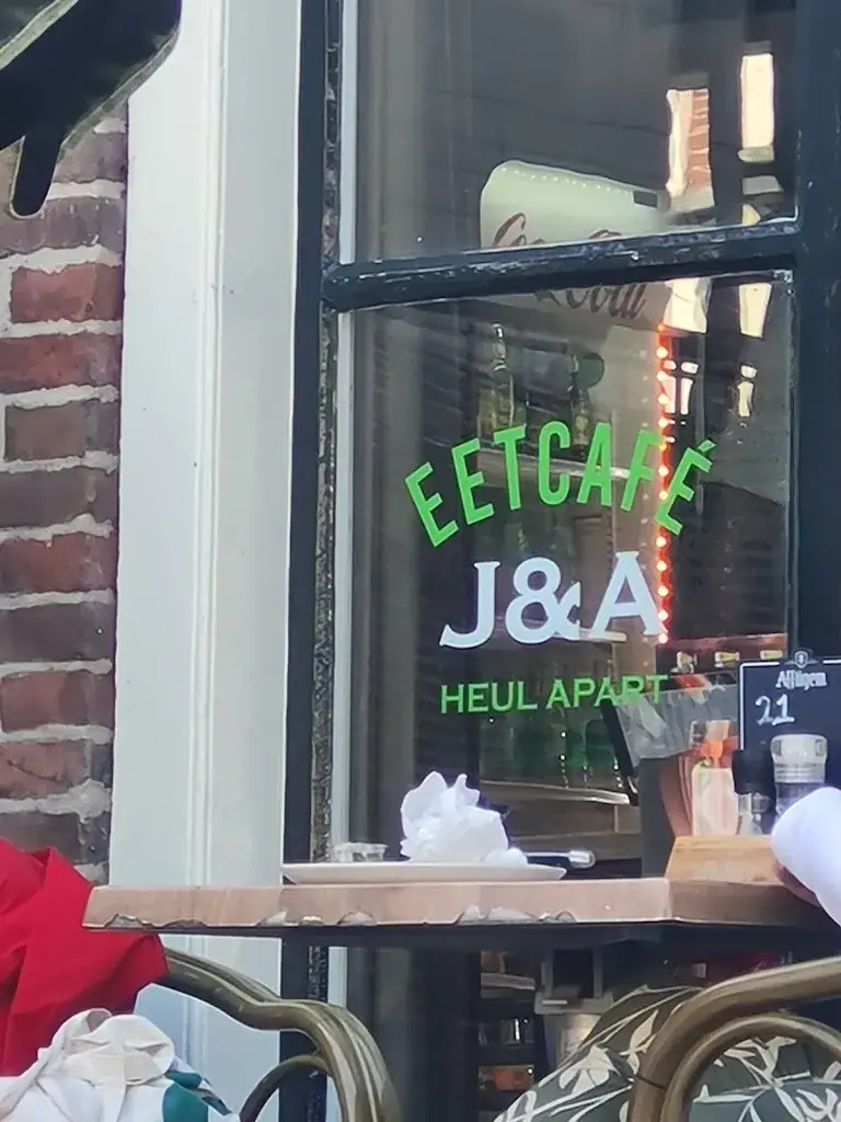 Renée Viljoen_Cafe J & A_Winsum_review