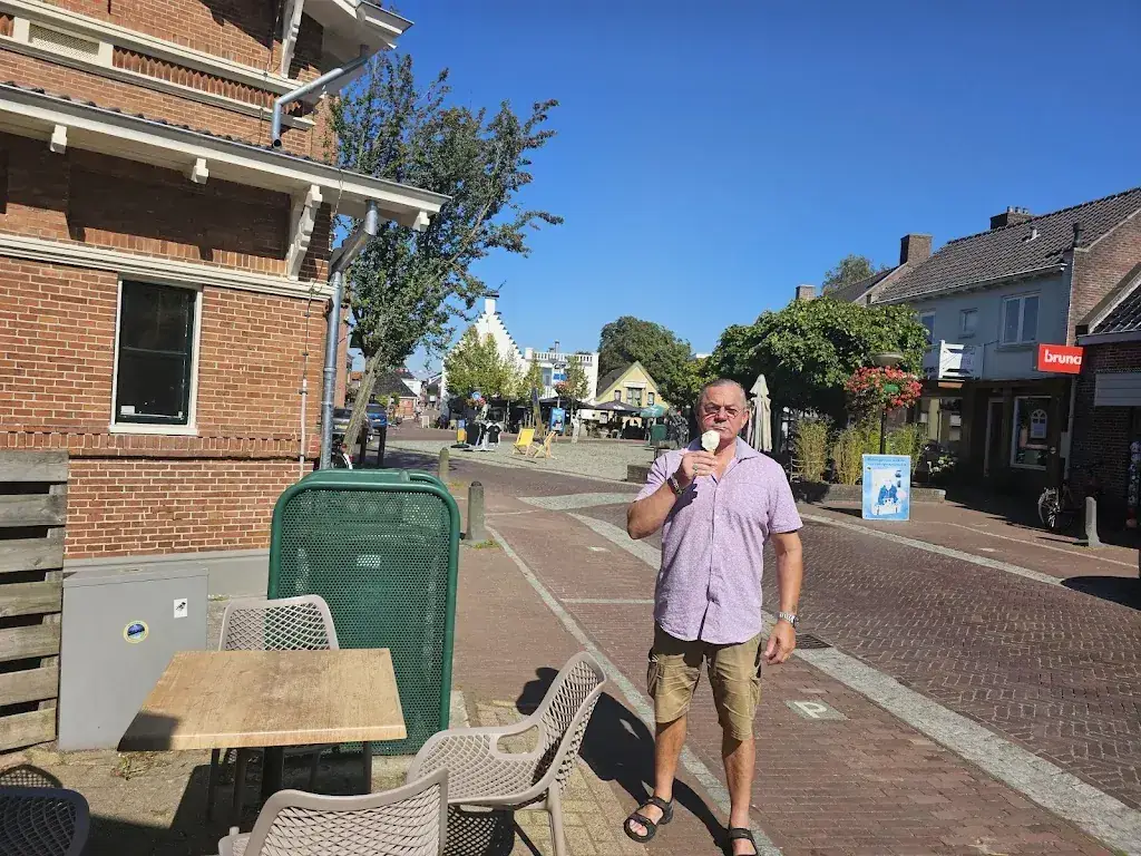 Johan Kampen_Family 't Centrum_Winsum_review