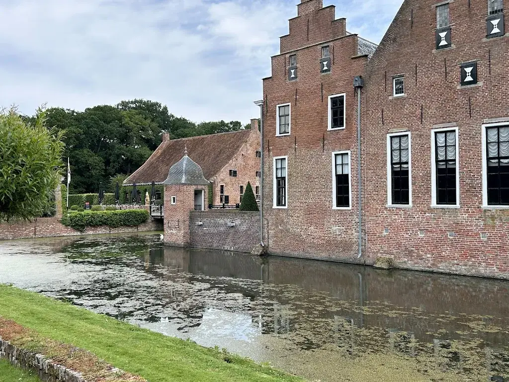 Schathoes Menkemaborg_Uithuizen_slider_image_3