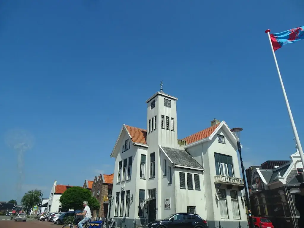 Het Oude Gemeentehuis restaurant in Uithuizermeeden