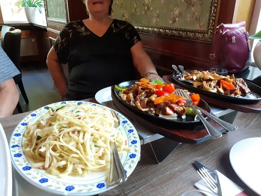 Henk Rutten_Hong Fong_Apel_review