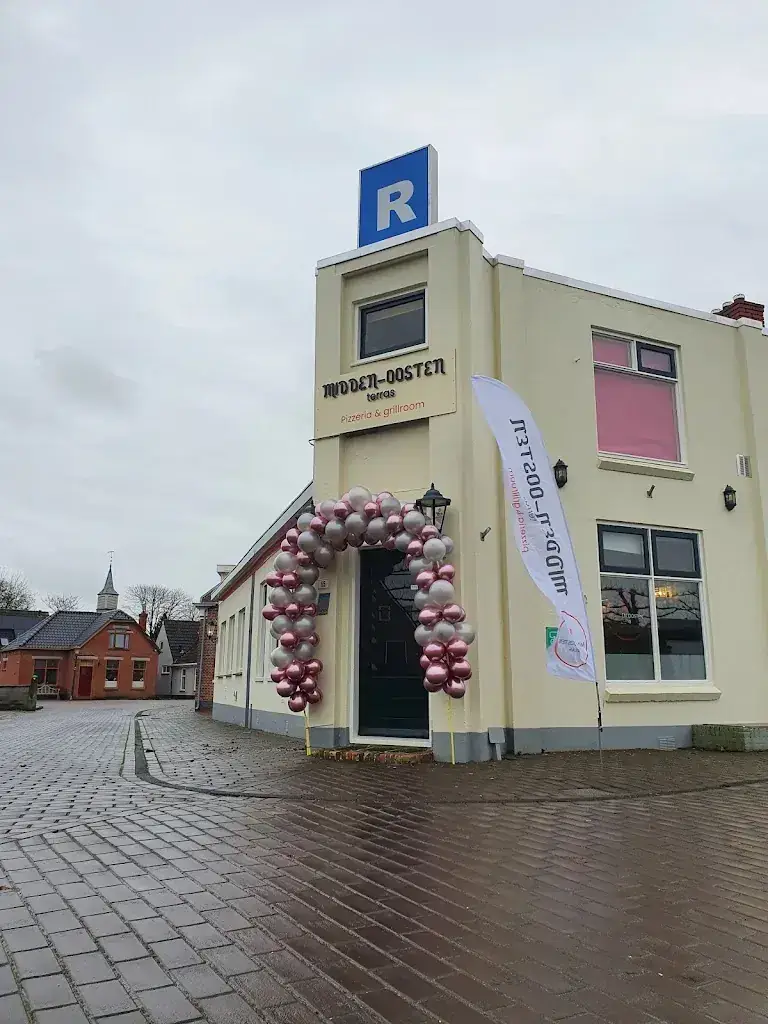 Pizza&Grillroom Midden-Oosten Terras_Zoutkamp_slider_image_2
