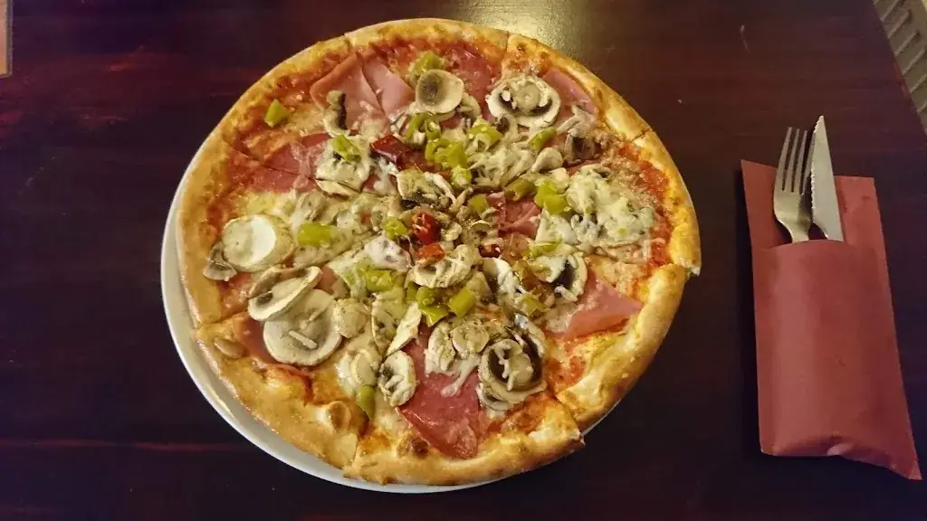 Pizzeria & Grillroom Mona Lisa_Beegden_slider_image_1