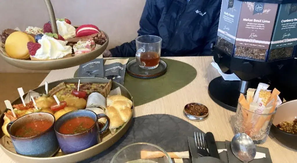 Nguyen Nguyen_Bie de Veldwachter_Amstenrade_review