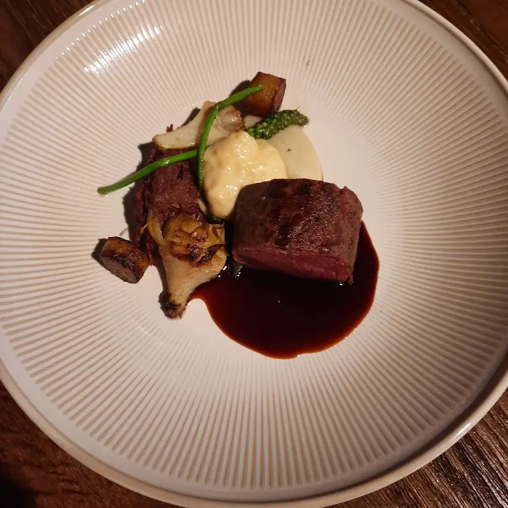 Mrs. Robinson_Beek_slider_image_2