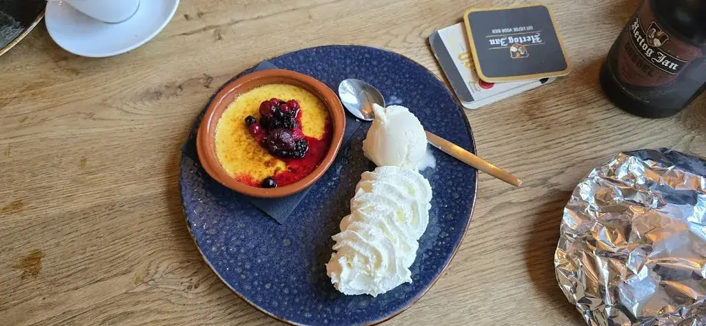 Senan Zangana_Bier- en eetcafé de Hertog Jan Proeverij_Arcen_review