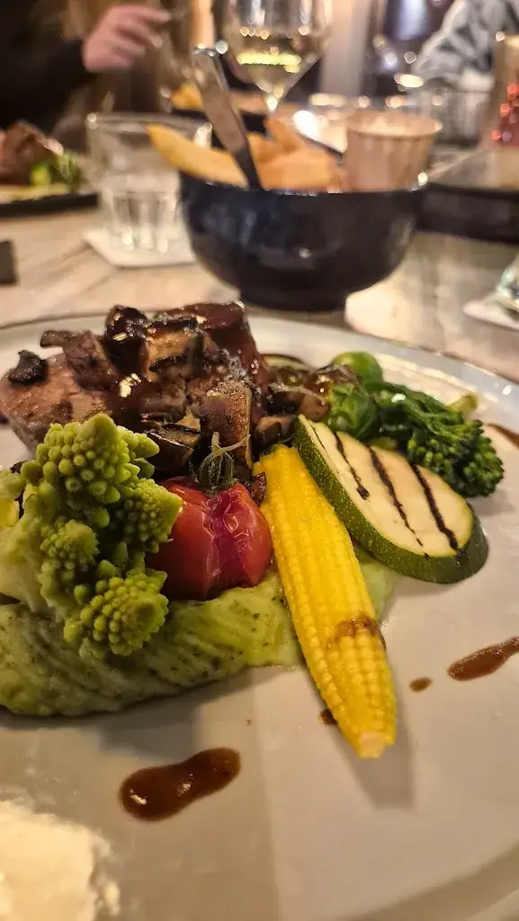 Killian O'Sullivan_MAES 21_Baarlo_review