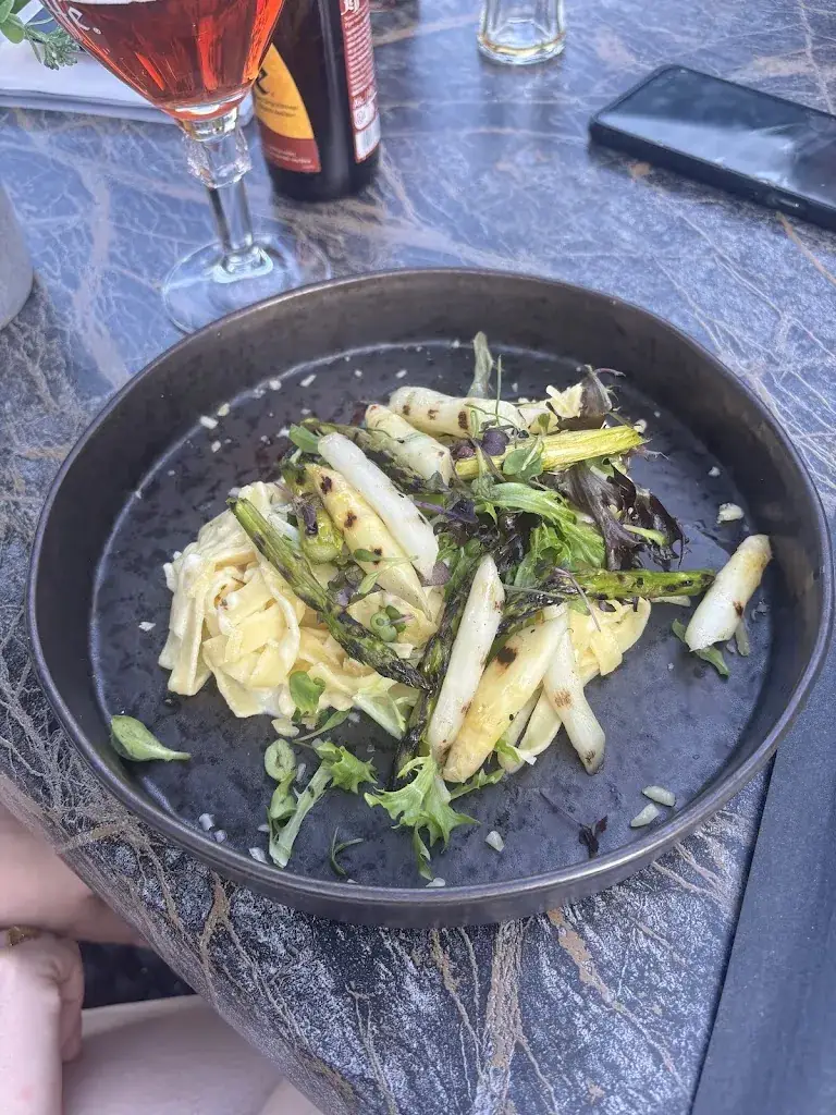 Tomas Garcia_Bij Hofackers_Baarlo_review