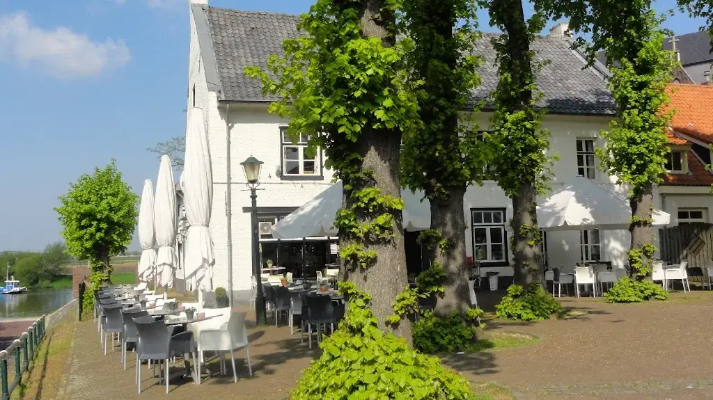 Brasserie 't Vaerhóes Lunch-Borrel-Diner_Steyl_slider_image_3