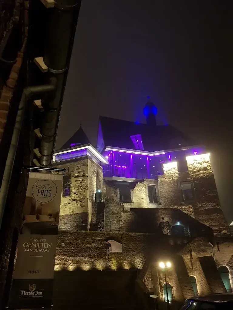 Oliver von B._Baron Frits_Kessel_review