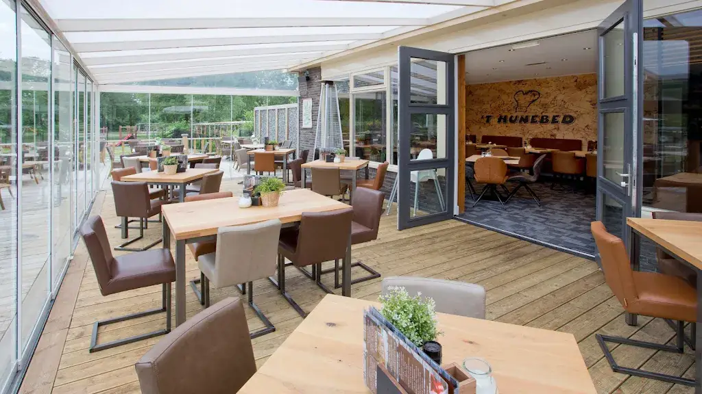 Theehuis 't Hunebed restaurant in Darp