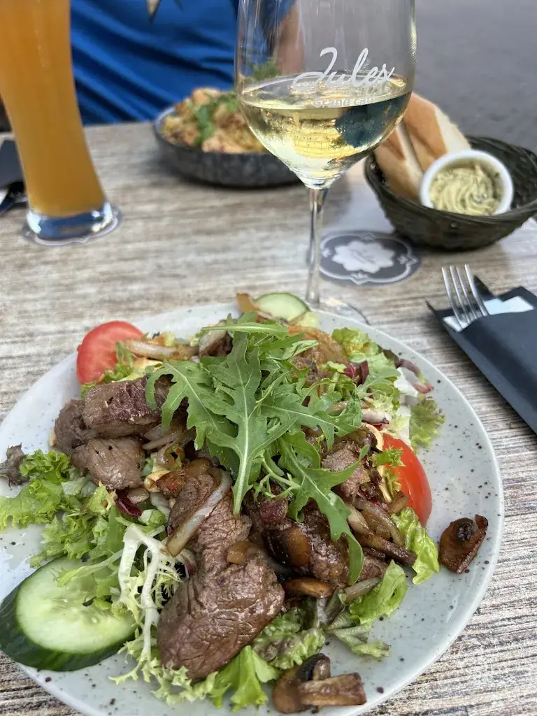 Figen Ger_Grandcafé Jules_Kerkrade_review