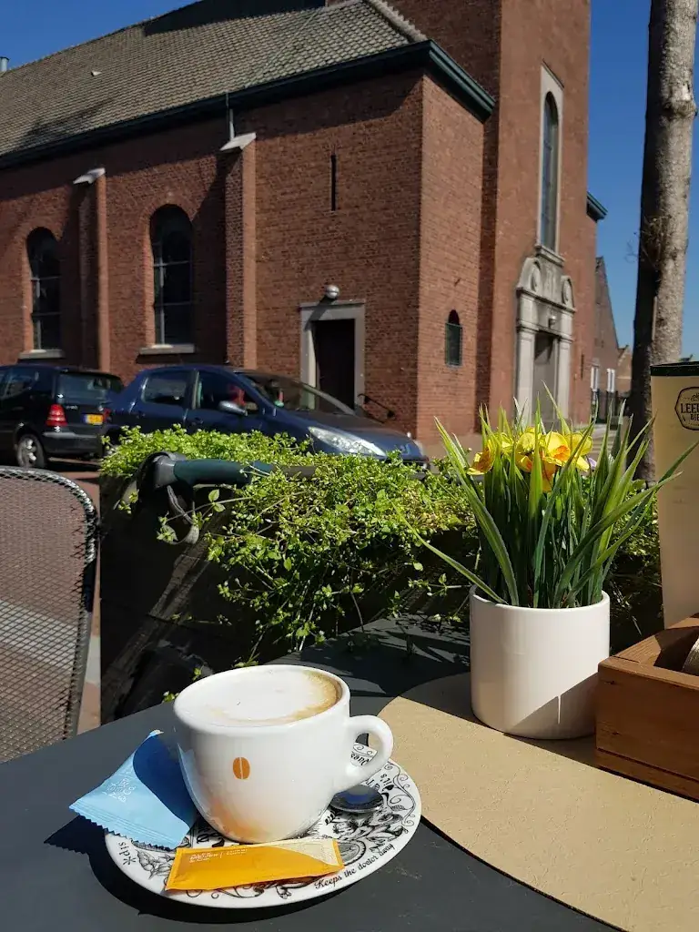 Murielle Lejeune_Café Der Boemeler_Banholt_review