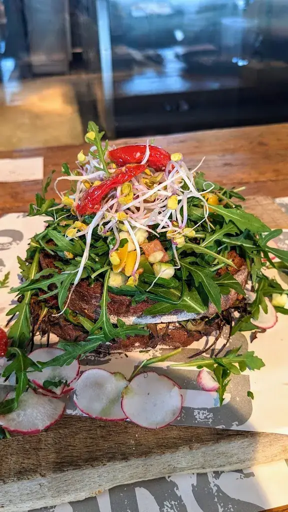 Floor Borsboom_Loods81_Margraten_review