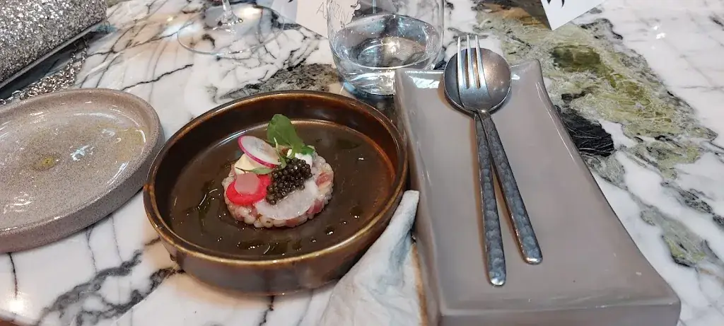 Azin B_Brut 172 by Hans van Wolde_Reijmerstok_review