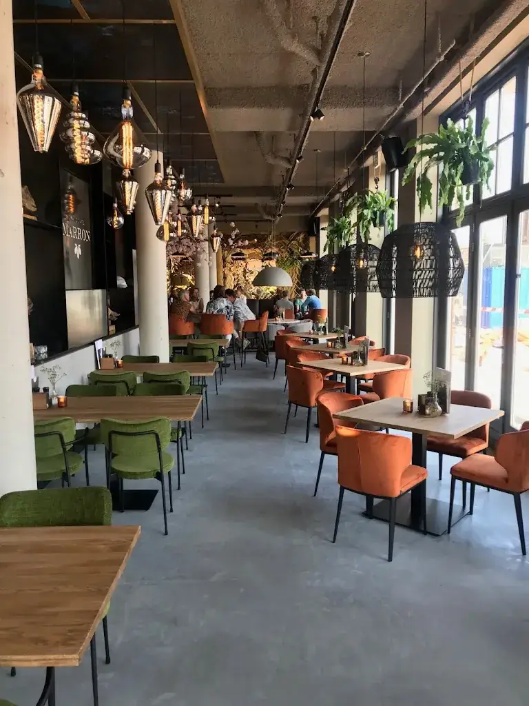 Grand Café Marron restaurant in Hoogeveen