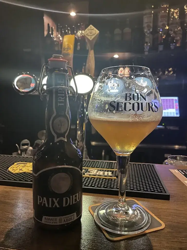 Michael McDaniel_Grand Café Dun Brabander_Made_review