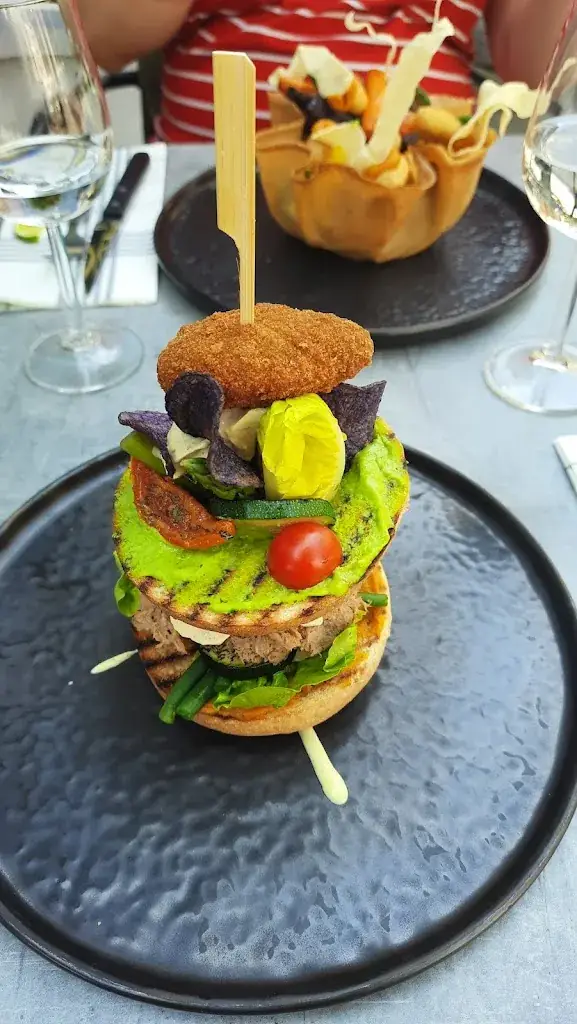 Simone Giovannozzi_De jongens van zand en klei_Breda_review