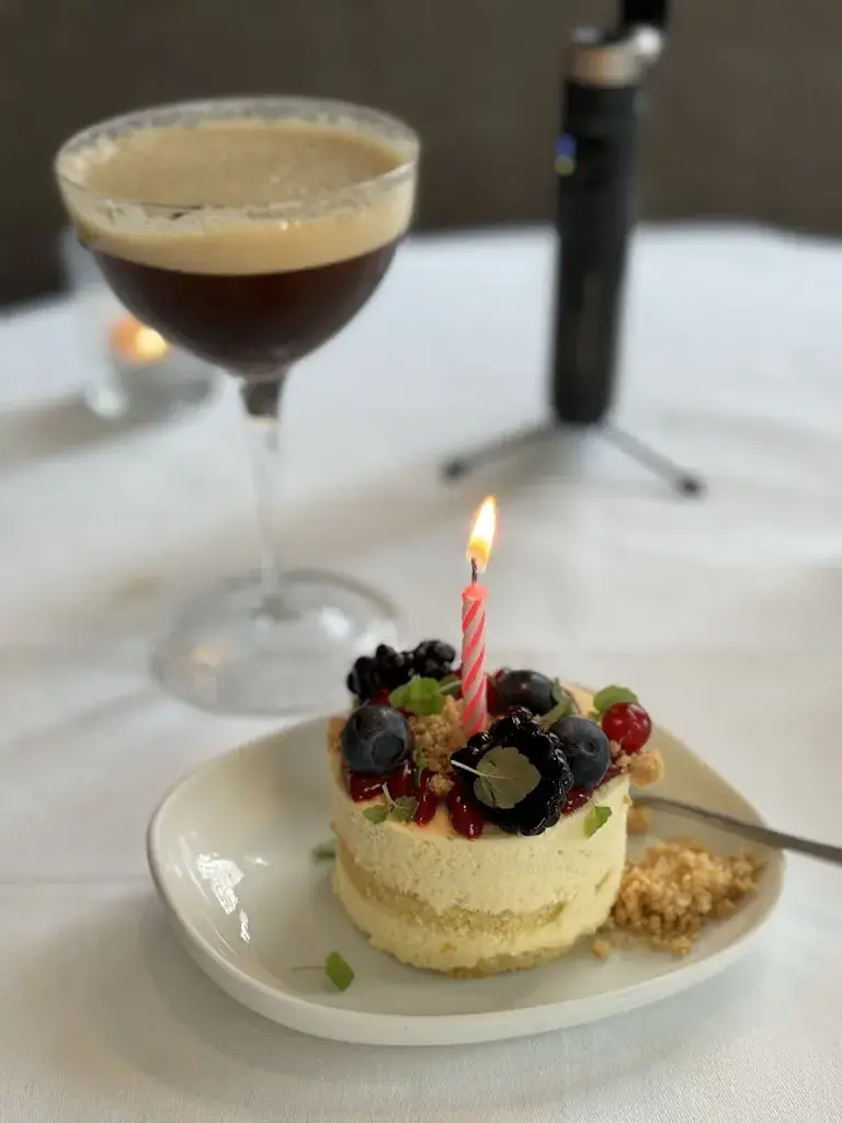 Emanuel Caesar_Harry's_Maastricht_review