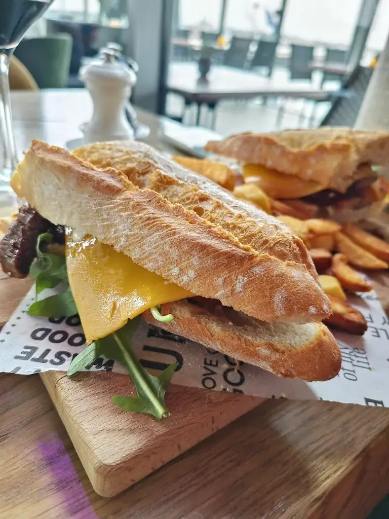 Menu_Riverside Lounge Maasbracht_Maasbracht_image_7