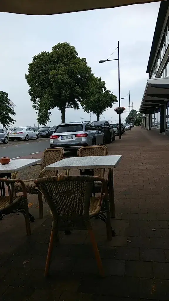 Eetcafé Le Mistral_Maasbracht_slider_image_2