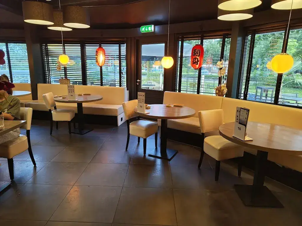 Tess Löwenhardt_YuMe Hoogeveen_Hoogeveen_review