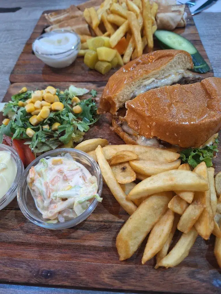 alaa saleem_The story القصة_Heerlen_review