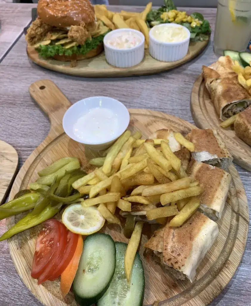 Lulu_The story القصة_Heerlen_review