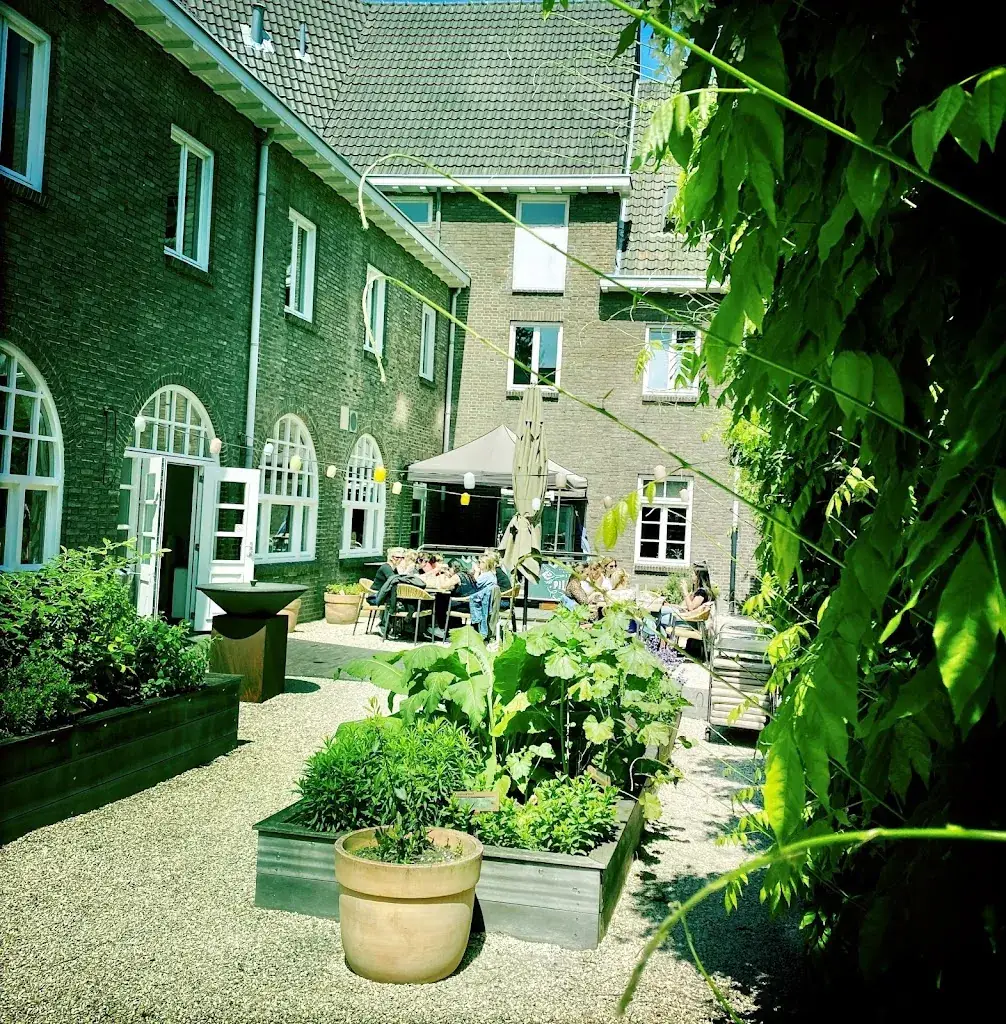 Andrea Valacchi_De Twee Gezusters_Heerlen_avis