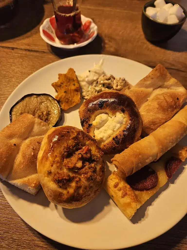 Anshya Unknown_Taxim Restaurant (Turkse hapjes lekker)_Heerlen_review