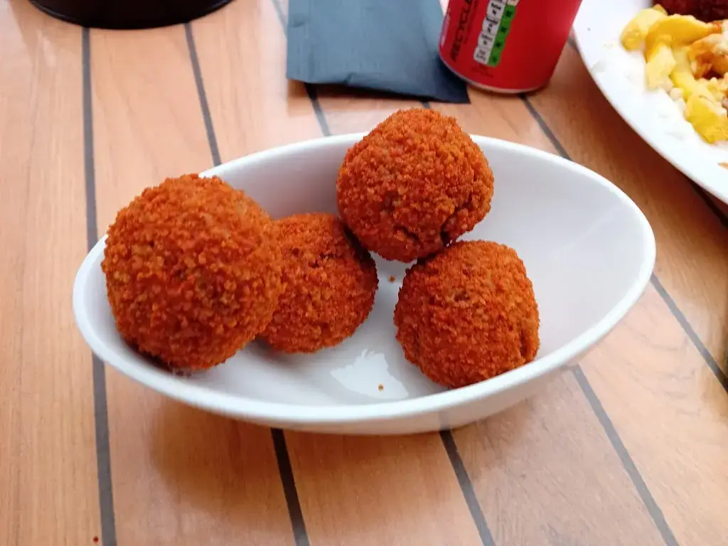 Menu_Happy Frites Broekhem_Valkenburg_image_3