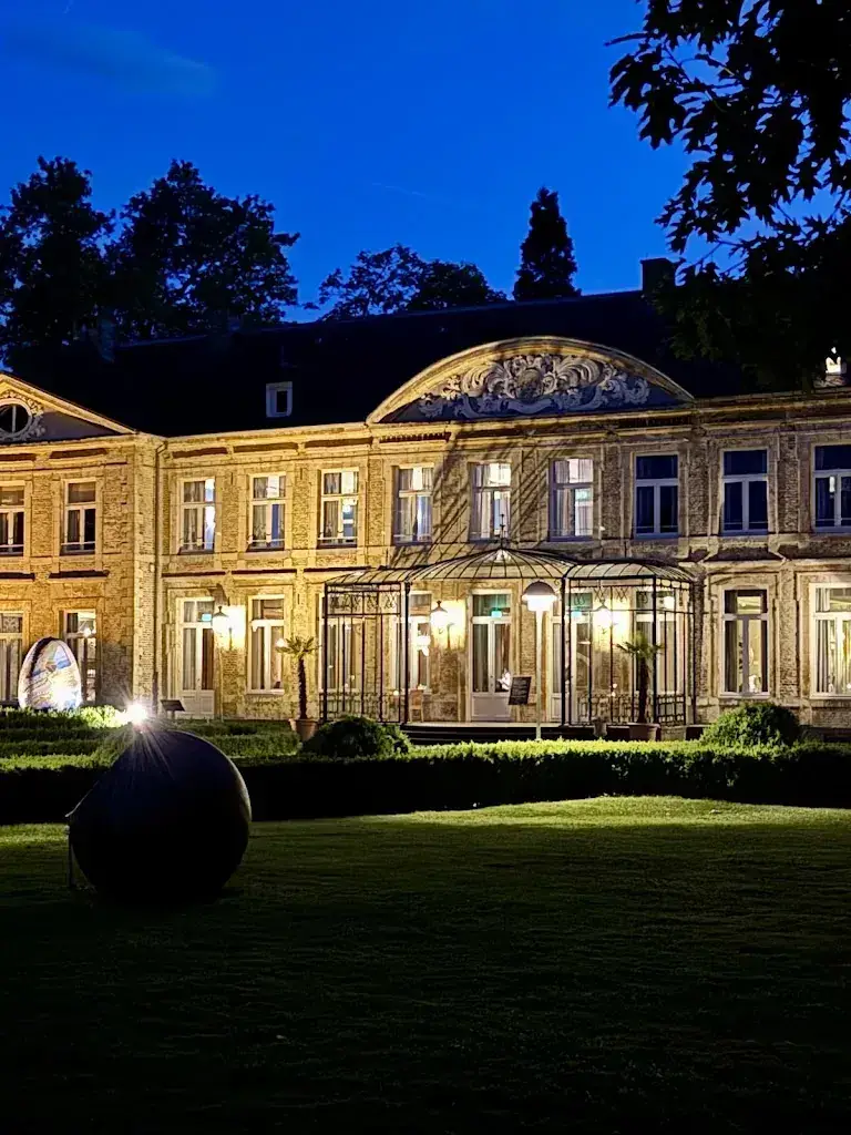 Matthias von Mirbach_Les Salons_Valkenburg_review