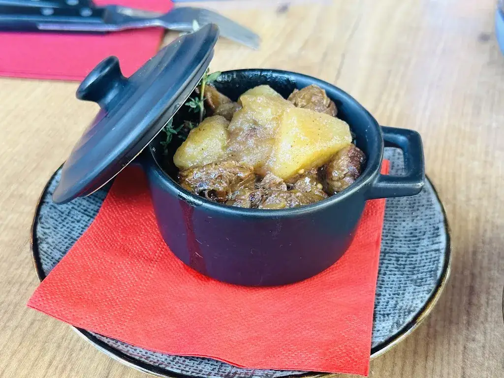 Chantal Oosterga_De Beurs Hoogeveen_Hoogeveen_recensione