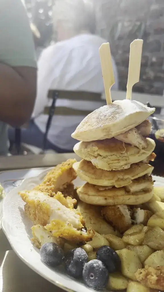 Chalise Padilla_Guava_Sittard_review