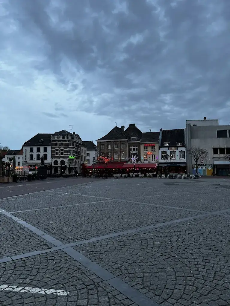 Gary In Amsterdam_Dods_Sittard_review