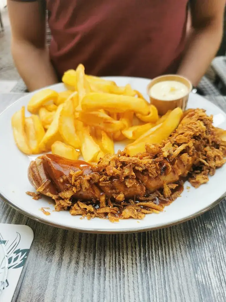 Roberta Čeponytė_Tapperie de Gats_Sittard_review