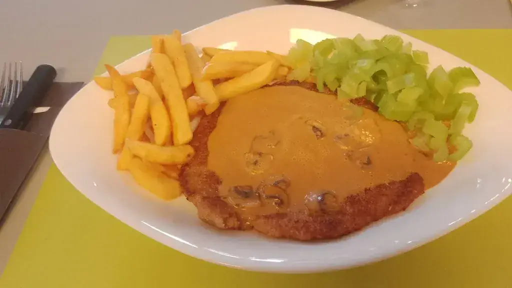 Robert Starrenburg_Petit Restaurant Lunchroom Le Clochard_Sittard_review