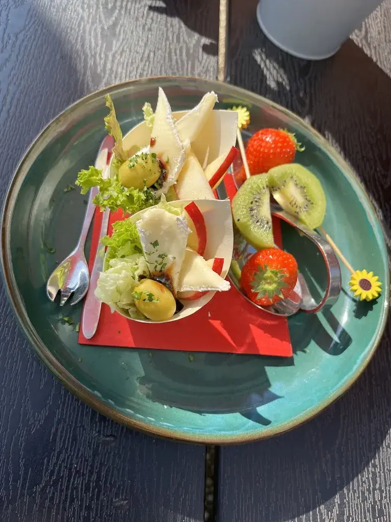 bahare albosevelem_Brasserie Friends & IceJoy by Friends ❤️🍦_Bunde_review