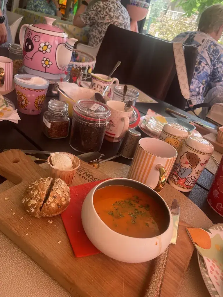 Sylvia Joosse_Brasserie Friends & IceJoy by Friends ❤️🍦_Bunde_review