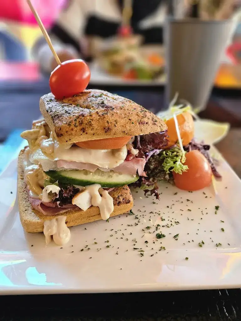 Bianca Jacob_Brasserie Friends & IceJoy by Friends ❤️🍦_Bunde_review