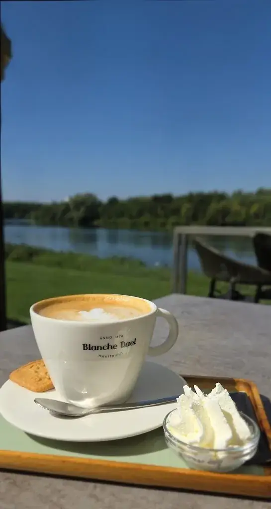 Eetcafe Aon 't Bat_Eijsden_slider_image_3