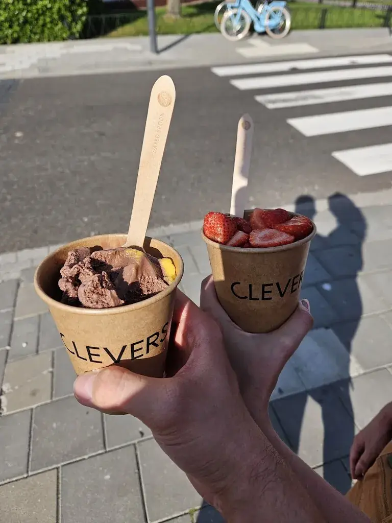 LiminalLaziness_IJssalon Clevers Einighausen_Einighausen_review