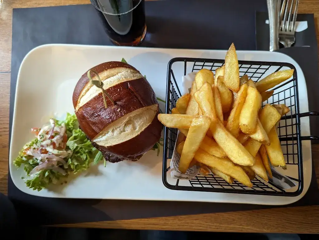 Rajat Hebbare_Danny'S_Elsloo_review