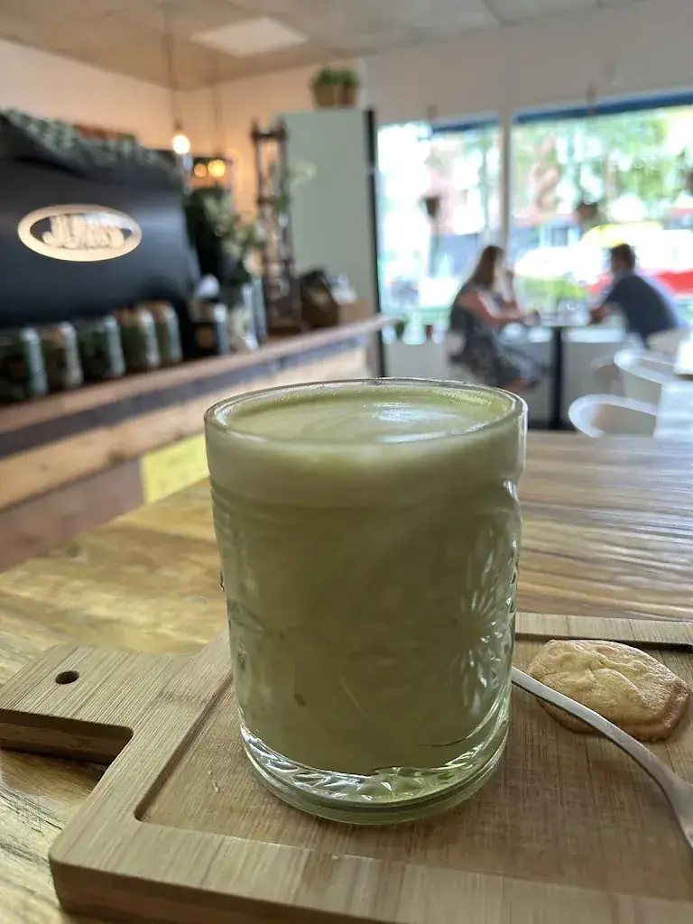 Brooke Pitre_Junn's Coffee_Elsloo_review