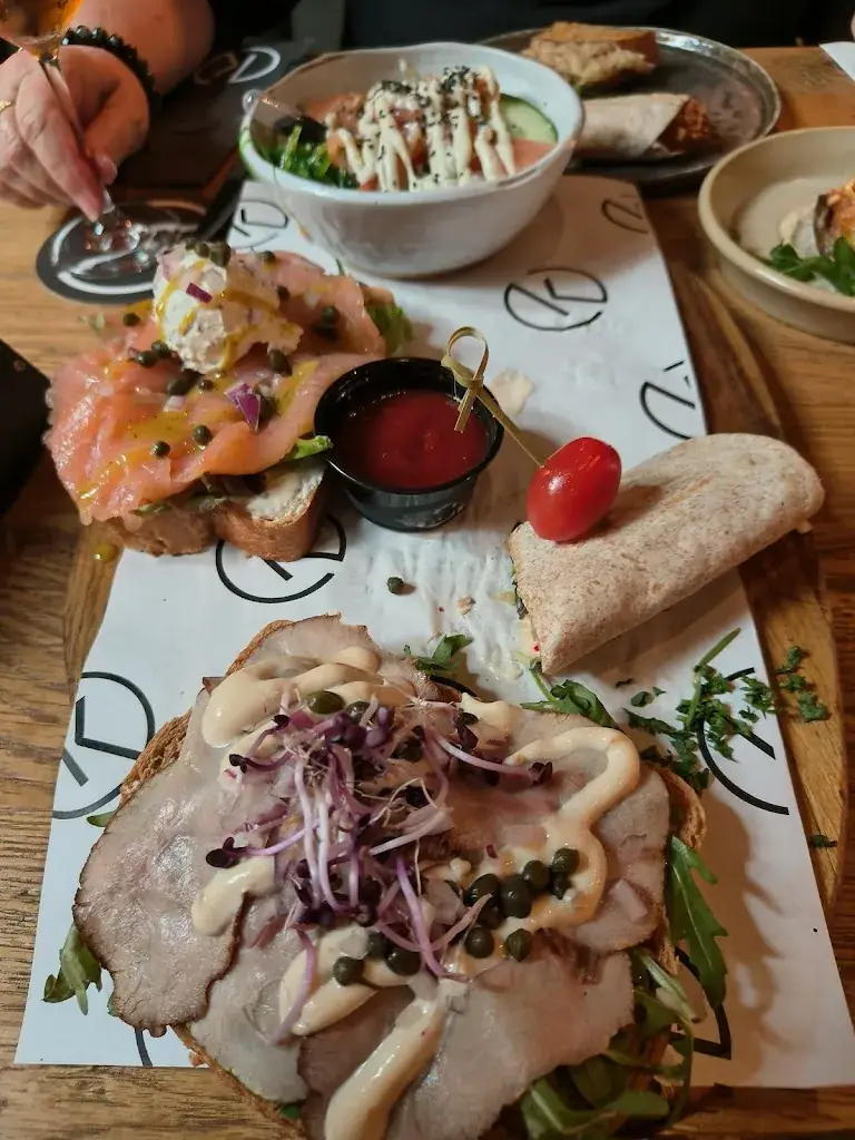 Arianne van oirschot_De Koncurrent_Panningen_review