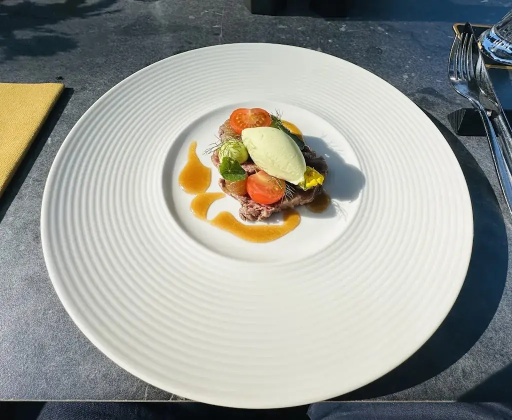 Bastian Schuldt_Norgerhout_Norg_review