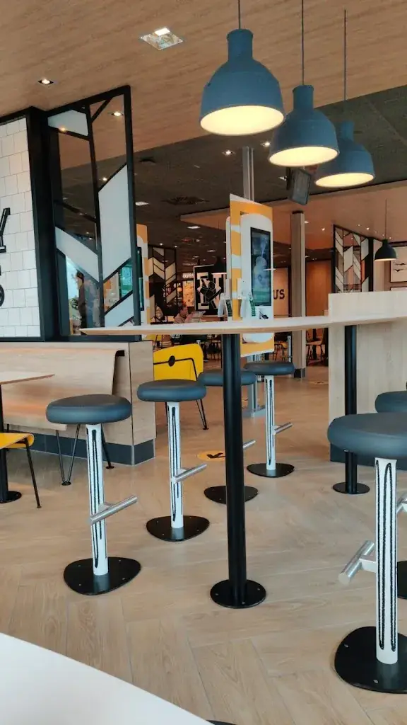 Daniel_McDonald's_Nederweert_review